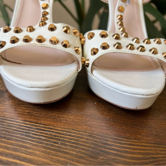 Prada Calzature Donna White Saffiano Leather Gold Studded Heels EU39.5 - Picture 7 of 16